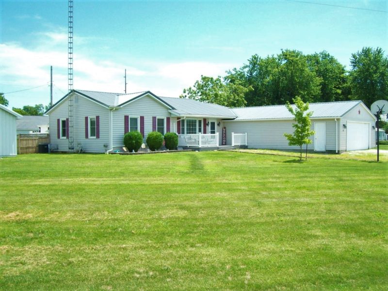 3 Bed/1 Bath Home for Sale · Winchester, IL