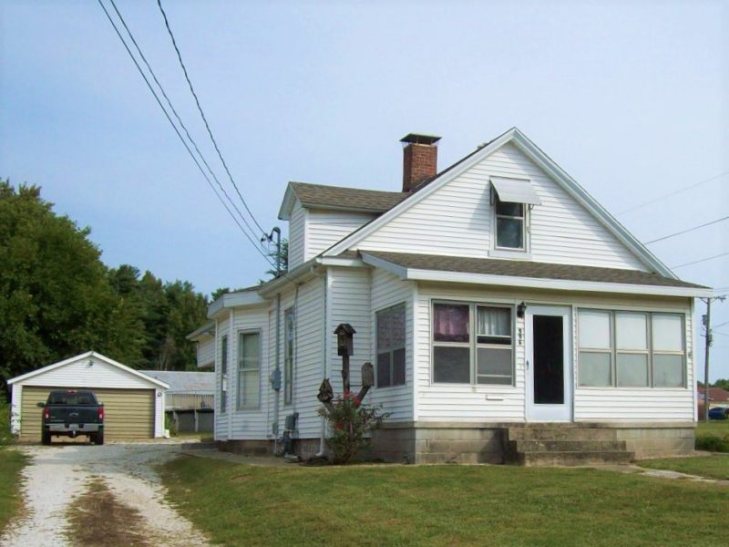 3 Bed/1 Bath Home for Sale · Jacksonville, IL