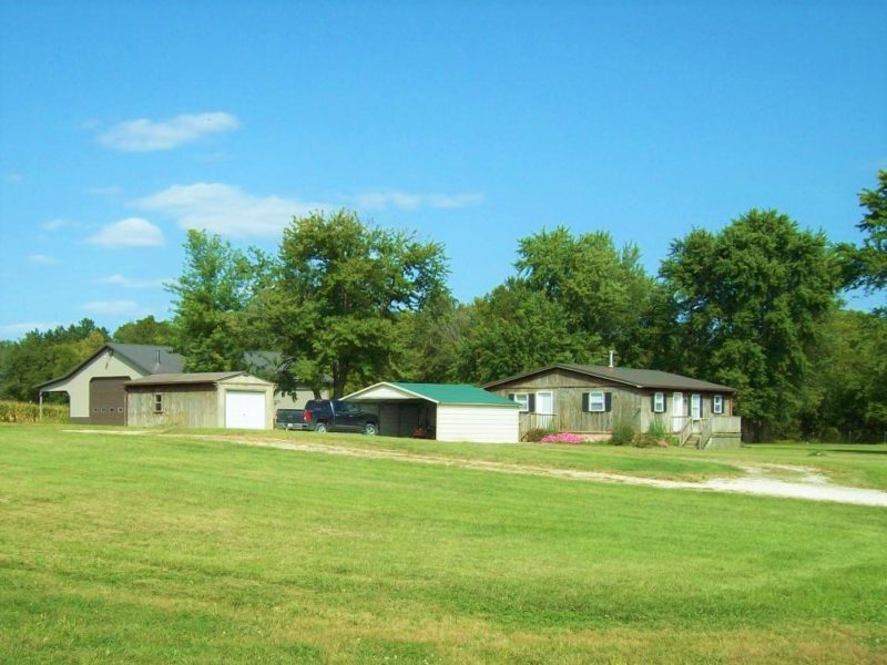 3 Bed/2 Bath Home on 3± Acres · Roodhouse, IL