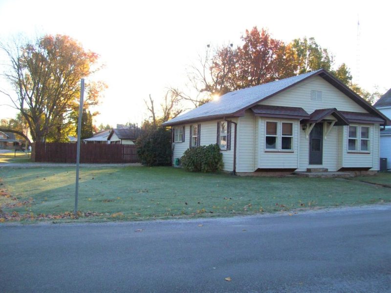 2 Bed/1 Bath Home for Sale · Winchester, IL