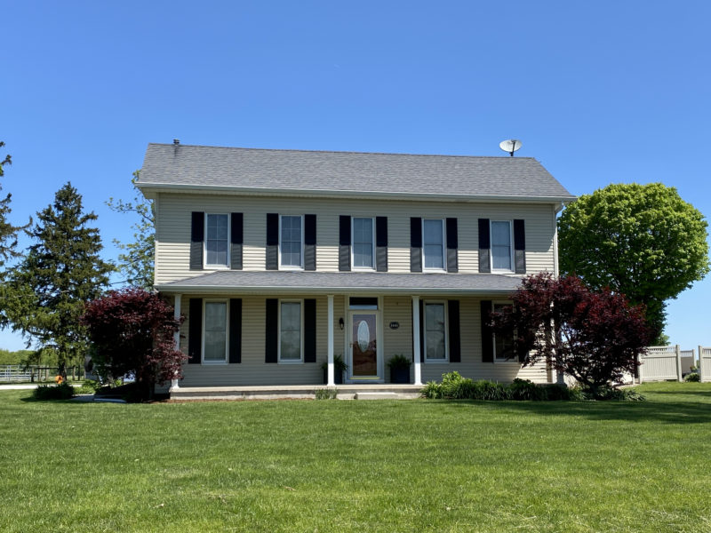 Country Home with Pool on 4.8 Acres · Jacksonville, IL