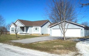 3 Bedroom/2 Bath Home for Sale ∙ Glasgow, IL