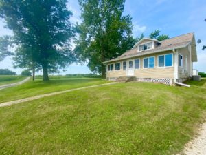 3 Bedroom/1 Bathroom Home for Sale  ·  Chapin, IL