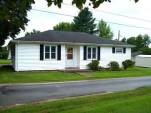 3 Bedroom/1.5 Bathroom Home for Sale  ·  Winchester, IL