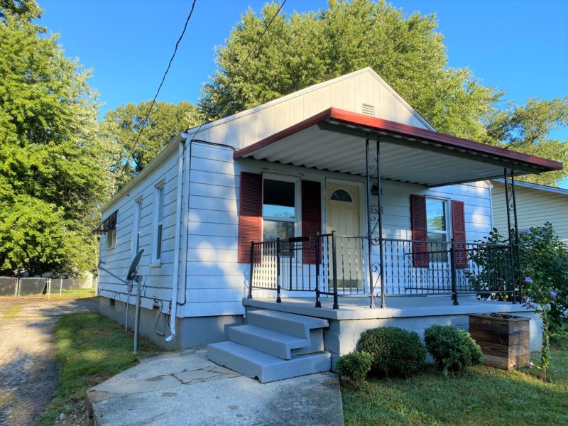 2 Bed/1 Bath Home for Sale · Jacksonville, IL