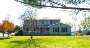 3 Bed/4 Bath Country Home for Sale ∙ Winchester, IL