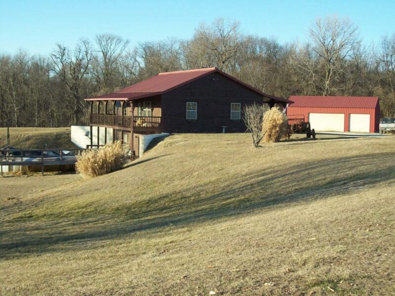 3 Bedroom / 2 Bath Home For Sale ∙ Bluffs, IL