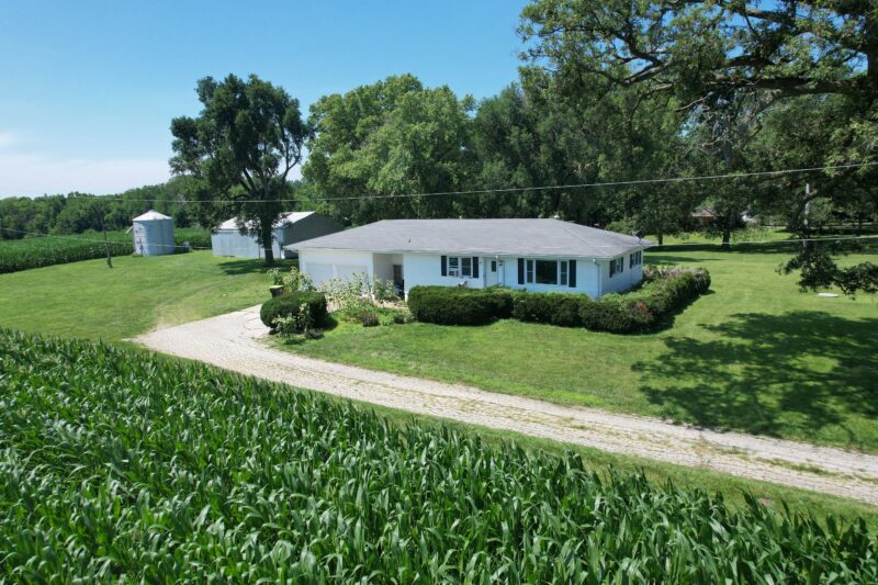 Rural Home on 1.932 Acres · Jacksonville, IL