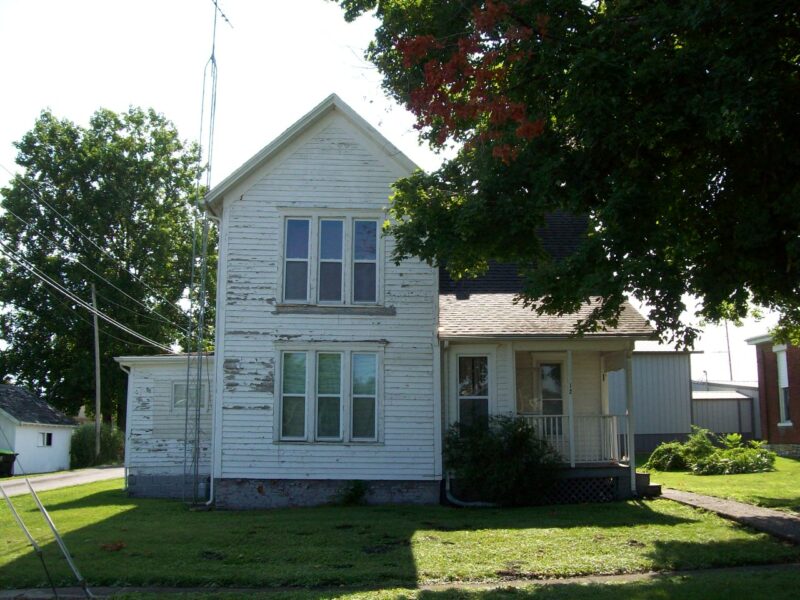 3 Bedroom/1 Bath Home For Sale ∙ Winchester, IL