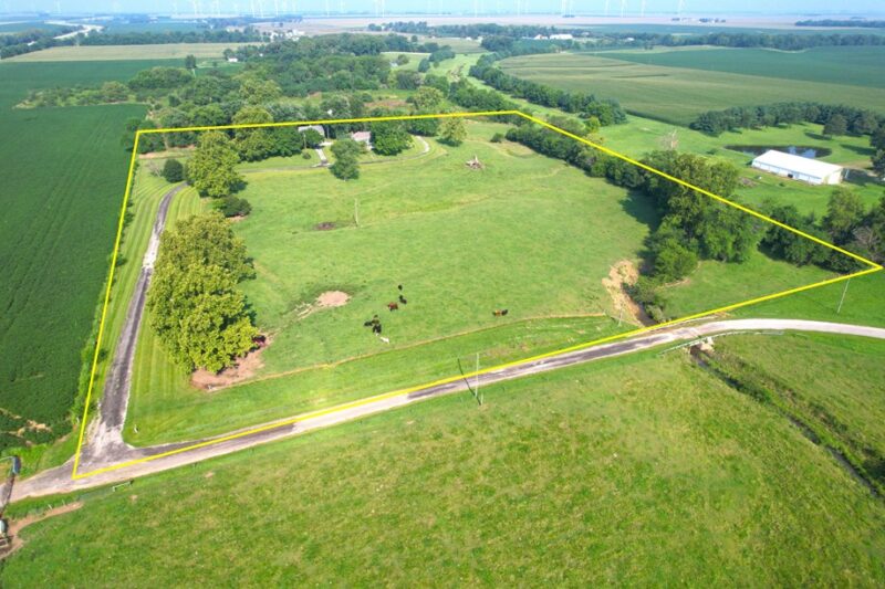 Country Home on 13.09± Acres ∙ New Berlin, IL