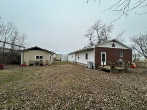 3 Bedroom, 1 Bath Home with Workshop · Carrollton, IL